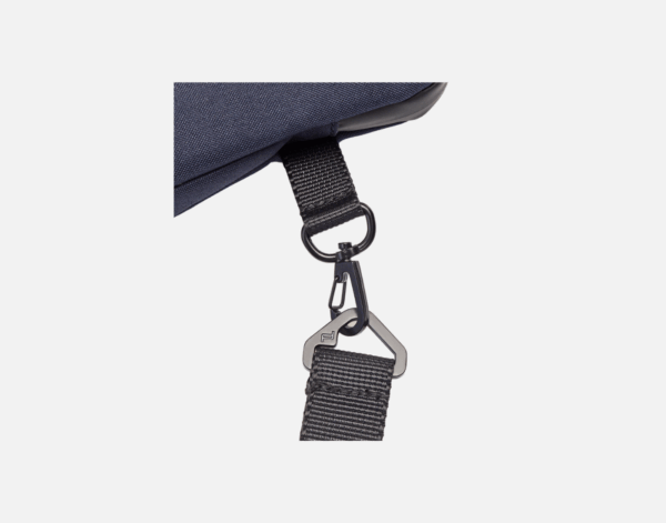 Pochette Porsche Design Urban Eco Blu Scuro - Versatilità e Stile