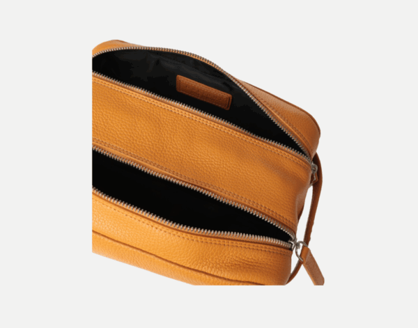 Orciani Micron Beauty Case in Pelle Ocra - Eleganza e Stile