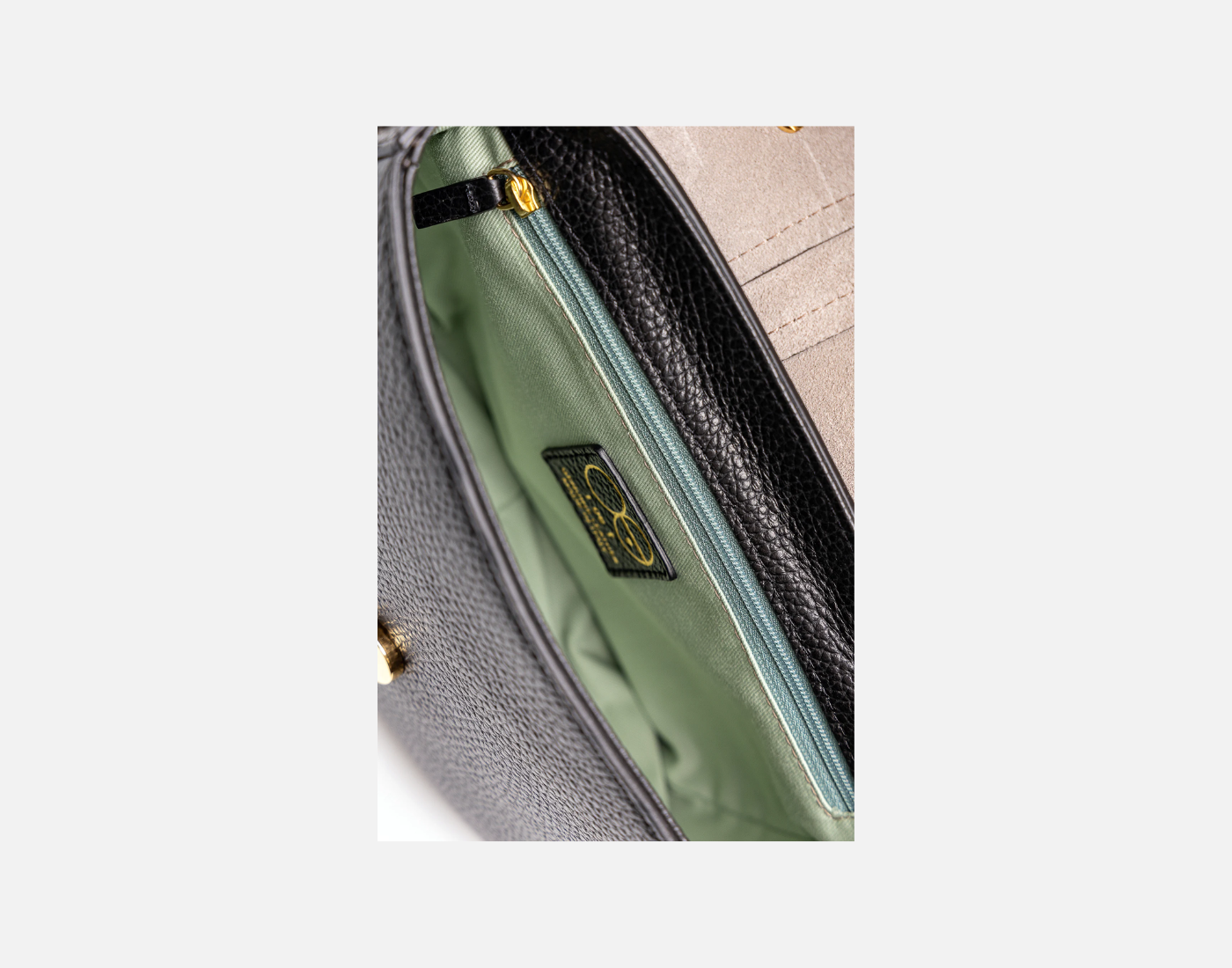 IoeF Kim Borsa tracolla in pelle martellata nera