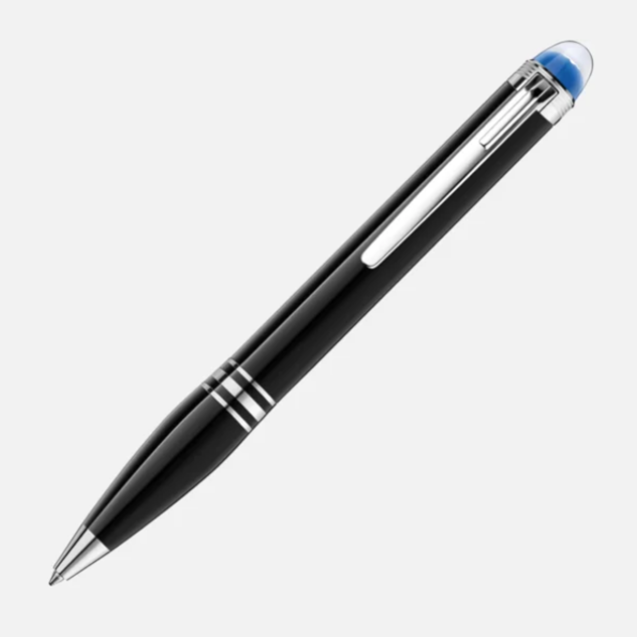 Penna Montblanc StarWalker a sfera, vista frontale con corpo nero, clip lucida e cupoletta blu sotto l’emblema bianco