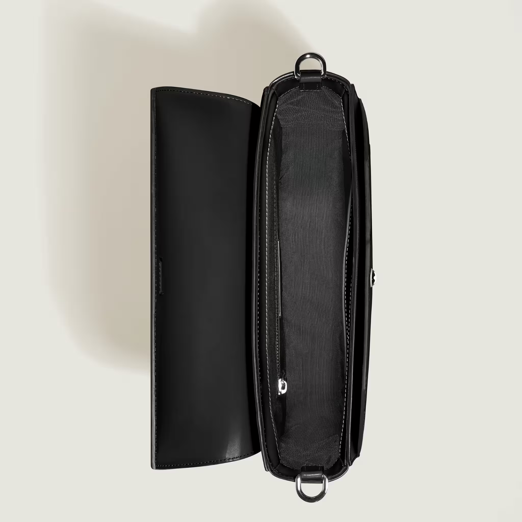 Montblanc Messenger Bag 4810 – Borsa compatta in pelle nera con texture corteccia - immagine 7