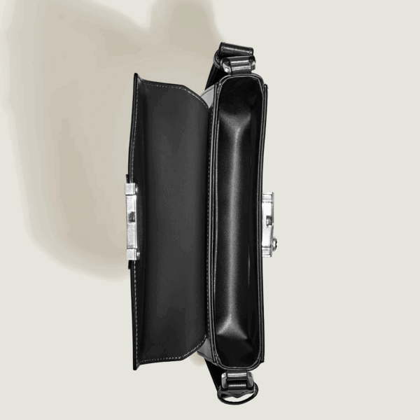 Vista superiore di handbag Montblanc aperta con due comparti, fodera nera e hardware argentato