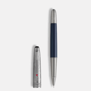 Penna roller Montblanc con corpo blu e cappuccio inciso in metallo con finiture rutenio
