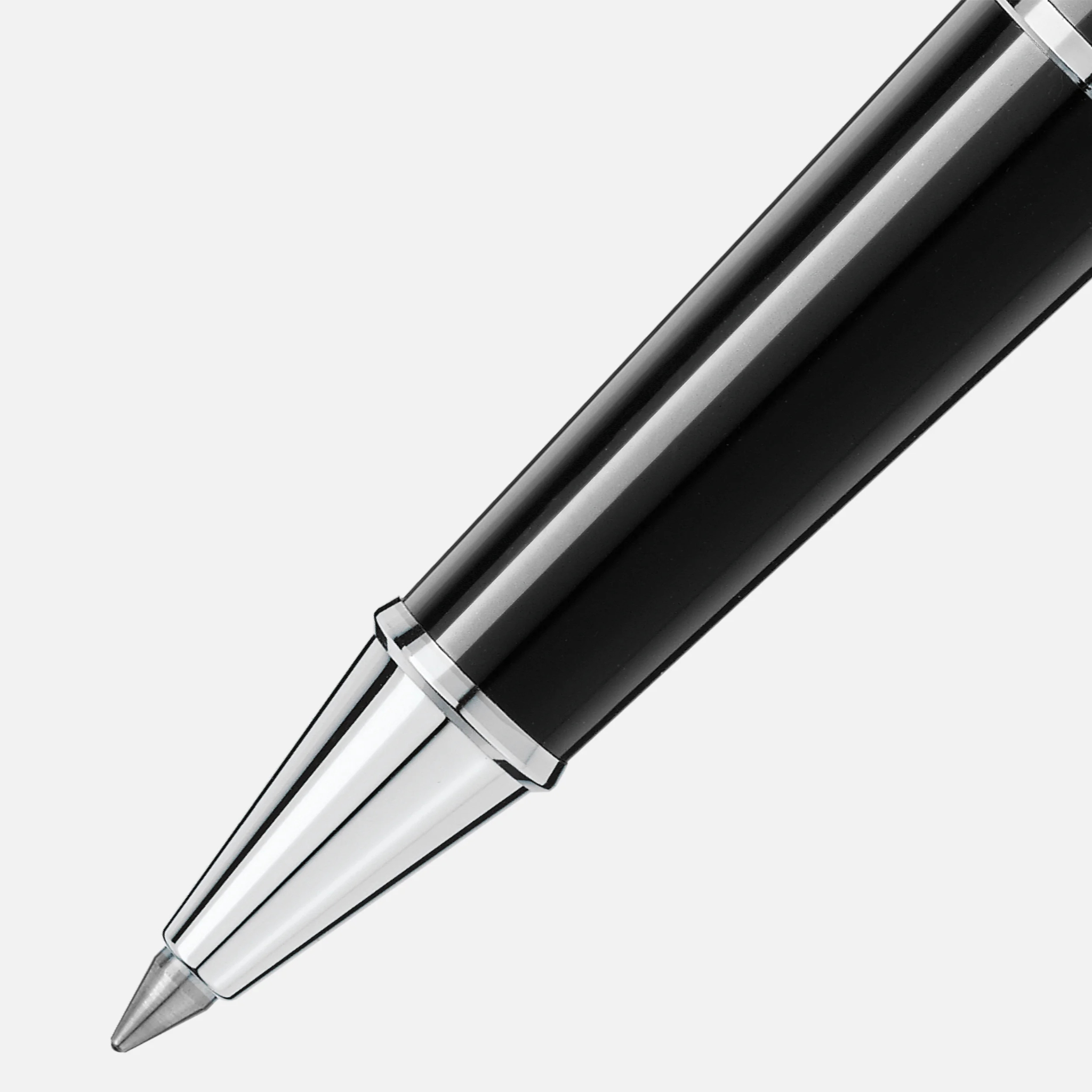 Dettaglio punta roller platino su penna Montblanc Classique