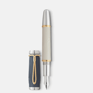 Montblanc Jane Austen Writers Edition stilografica con cappuccio blu inserito e corpo grigio arenaria, clip intrecciata dorata visibile