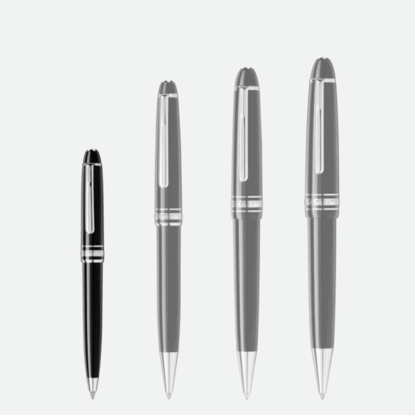 Quattro penne Montblanc Meisterstück affiancate: Mozart, Classique, Midsize e LeGrand. Confronto visivo per evidenziare le differenze dimensionali.