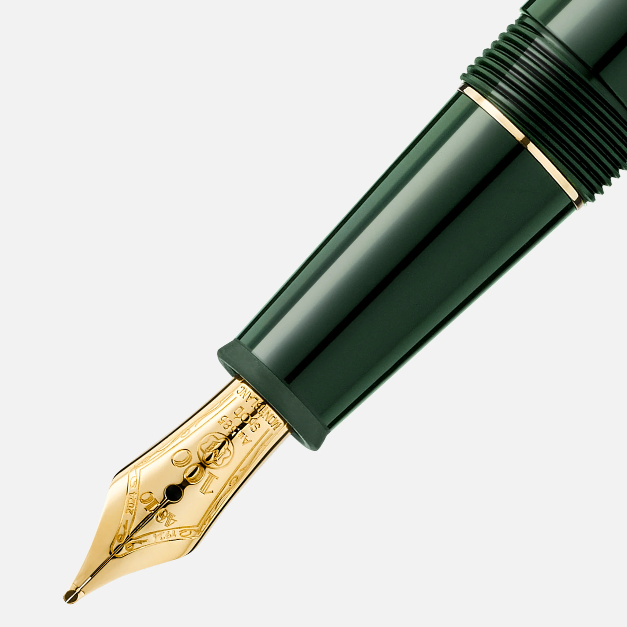 Dettaglio pennino in oro con incisione “1924–2024” su stilografica Origin