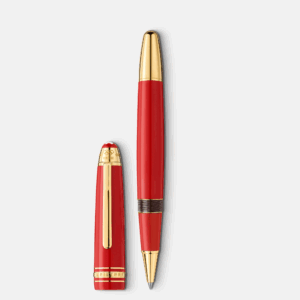Penna Montblanc rossa con finiture dorate, visuale laterale completa