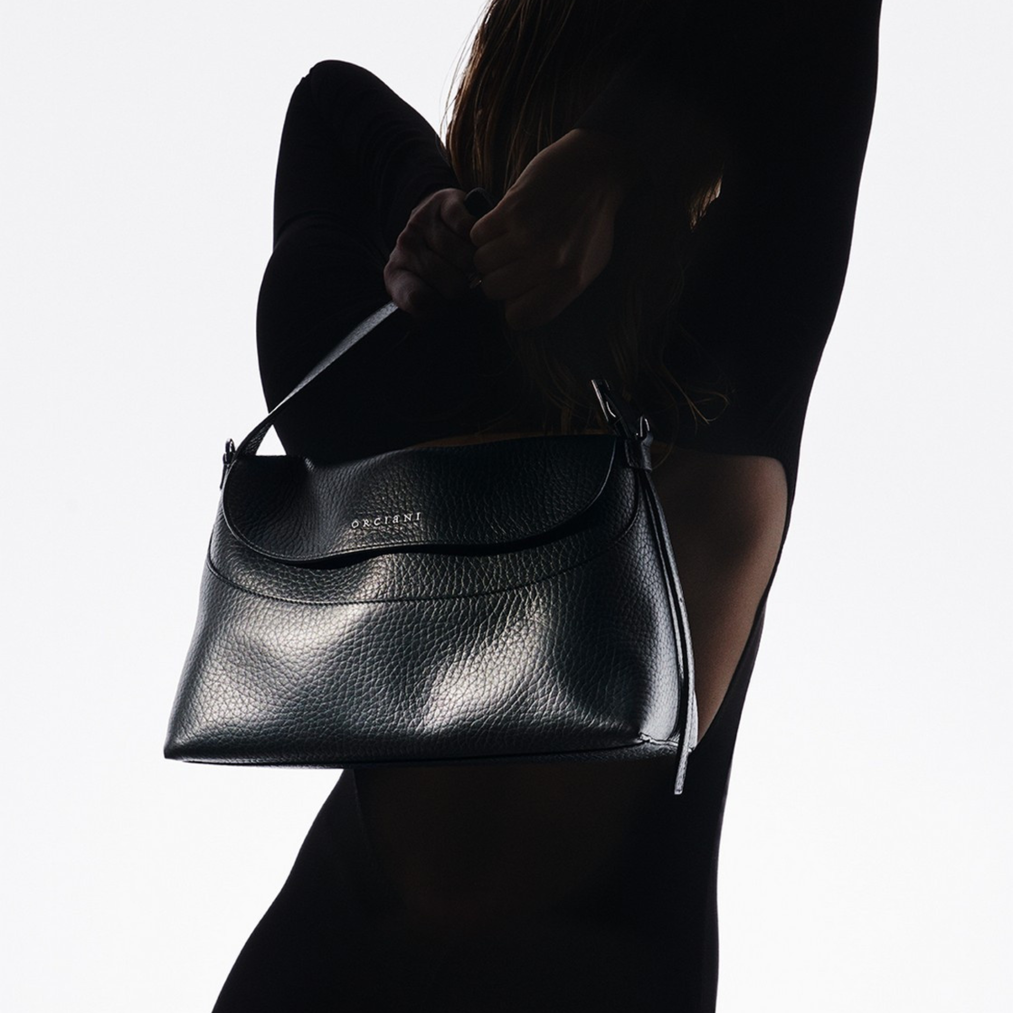 Borsa Orciani Nana Soft a spalla in pelle martellata con tracolla