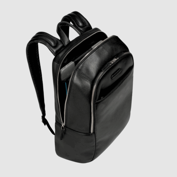 Zaino Piquadro porta pc 14 in pelle con scomparti interni